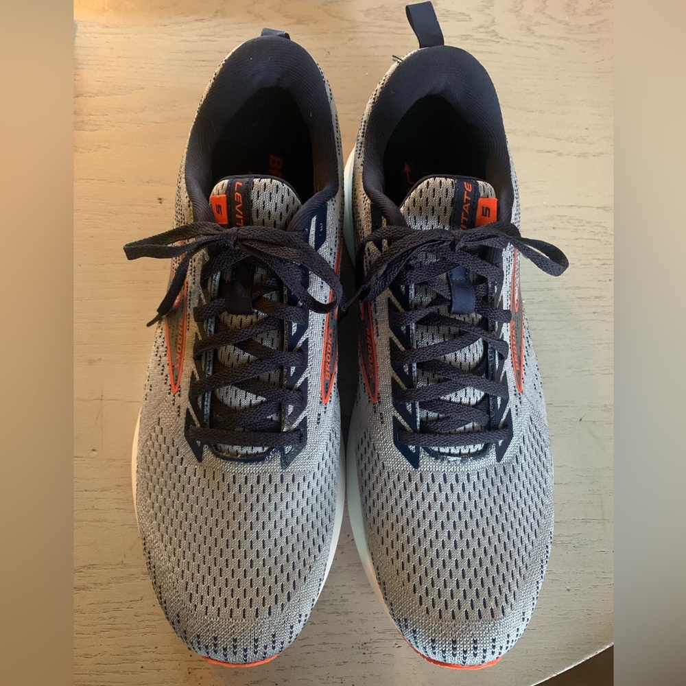 Brooks Levitate 5 size 12